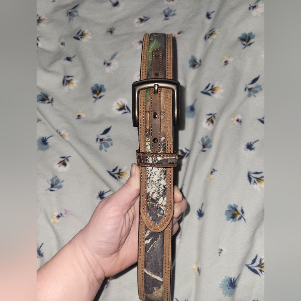 Mens leather camo and brown soze 34 belt